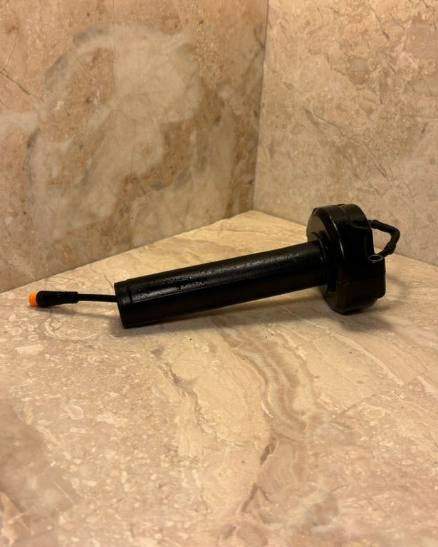 Black Surron Throttle ( Plug and Play )